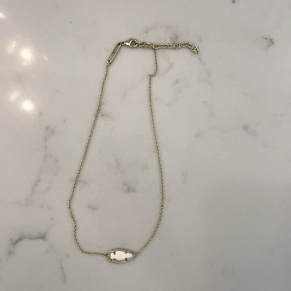 Kendra Scott Arrow Necklace with Pearl stone - Picture 1 of 4